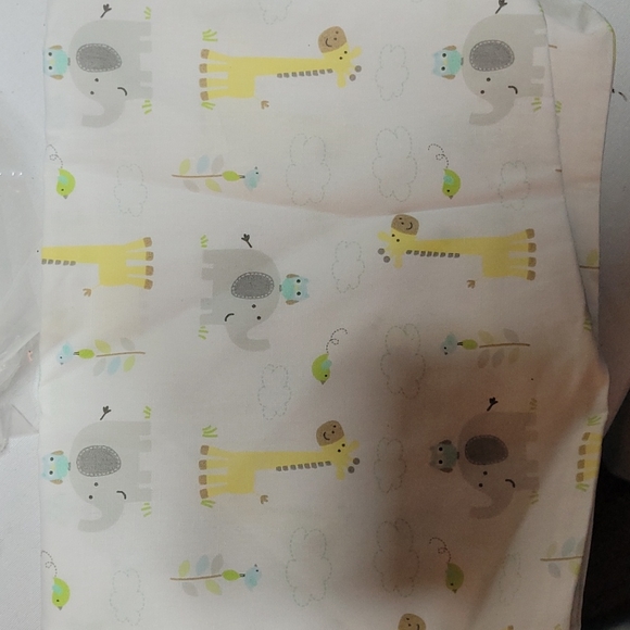 BABY PILLOW with 2 PILLOW CASES - Picture 2 of 3